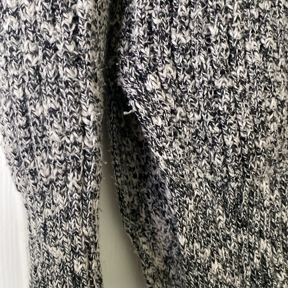 Gray Chunky V Neck Sweater - Picture 4 of 5